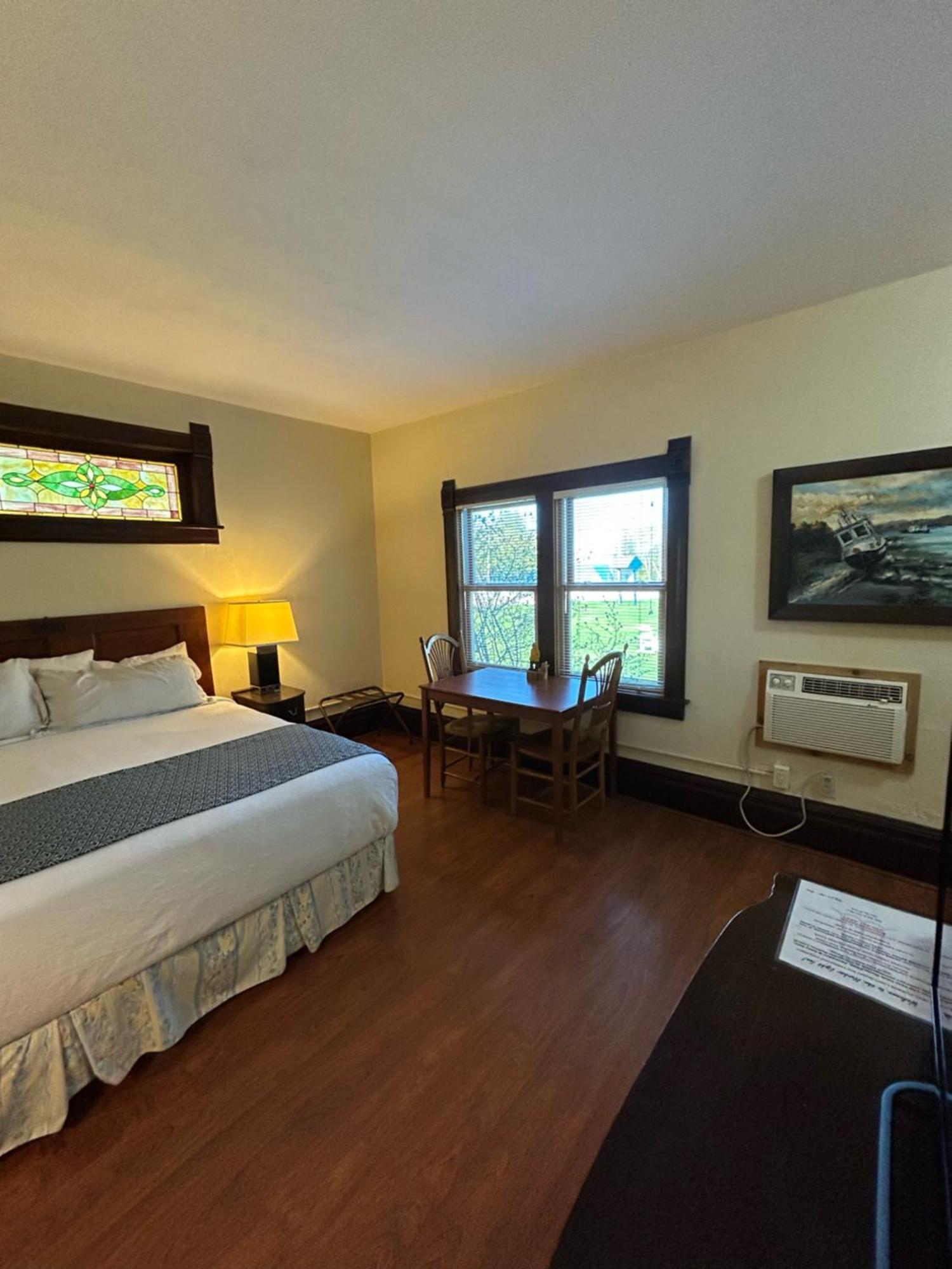Harbor Light Inn Gills Rock Екстериор снимка