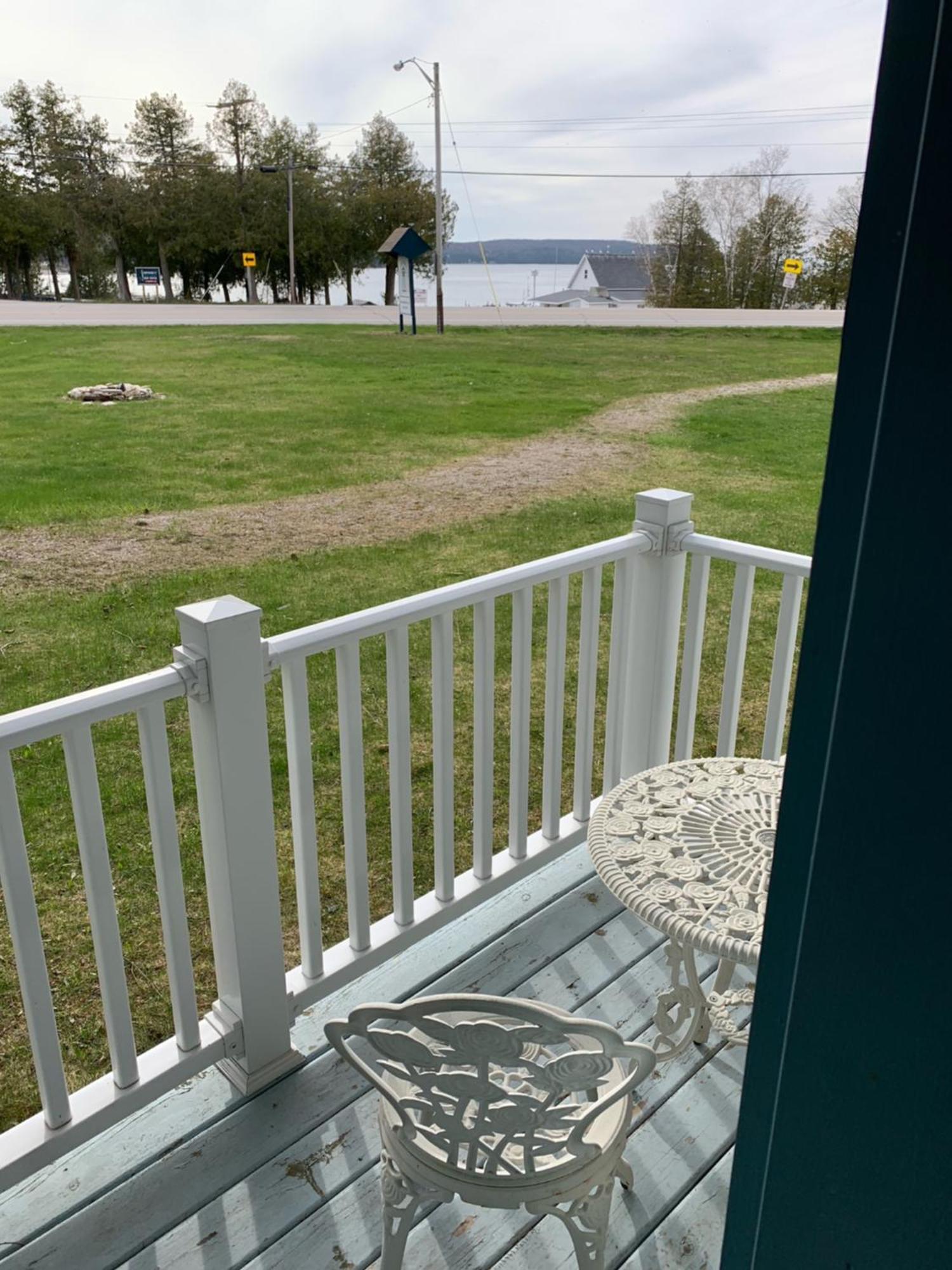Harbor Light Inn Gills Rock Екстериор снимка