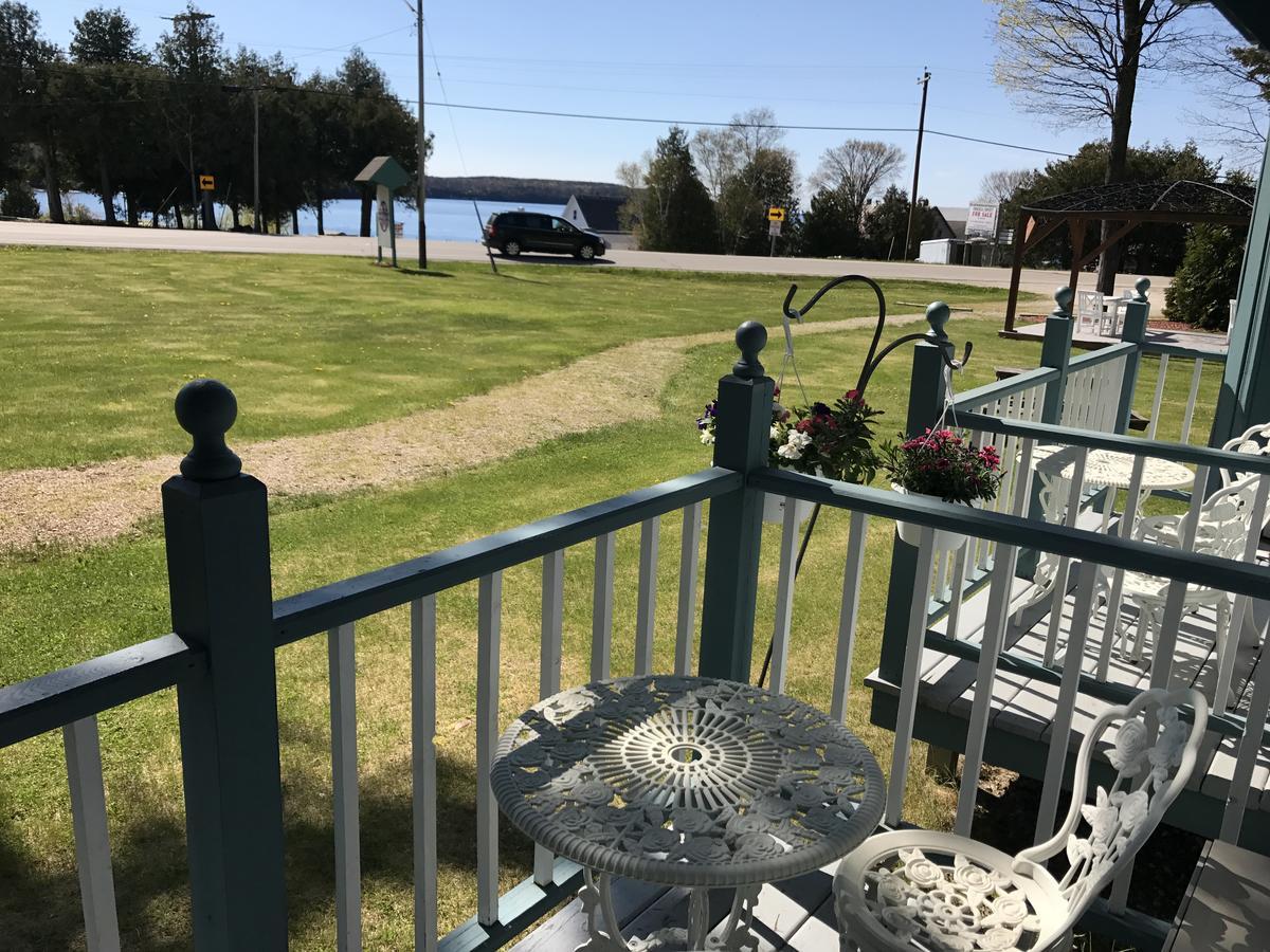 Harbor Light Inn Gills Rock Екстериор снимка